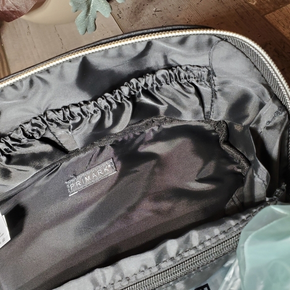 NWT Primark Black Cosmetic Bag with Quilted Texture and Gold Hardware Letter "L" - Picture 12 of 16
